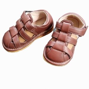 Little Mae's Boutique Size 8 Toddler Boy Brown Squeak Sandal Shoes